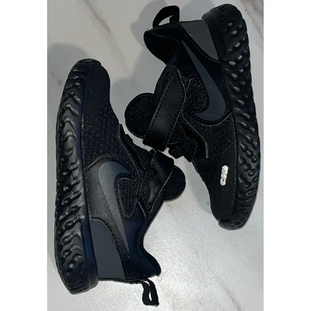 Nike Air Revolution 5 Toddler Shoes Size 5C Black Hook Loop BQ5673-001 Sneakers